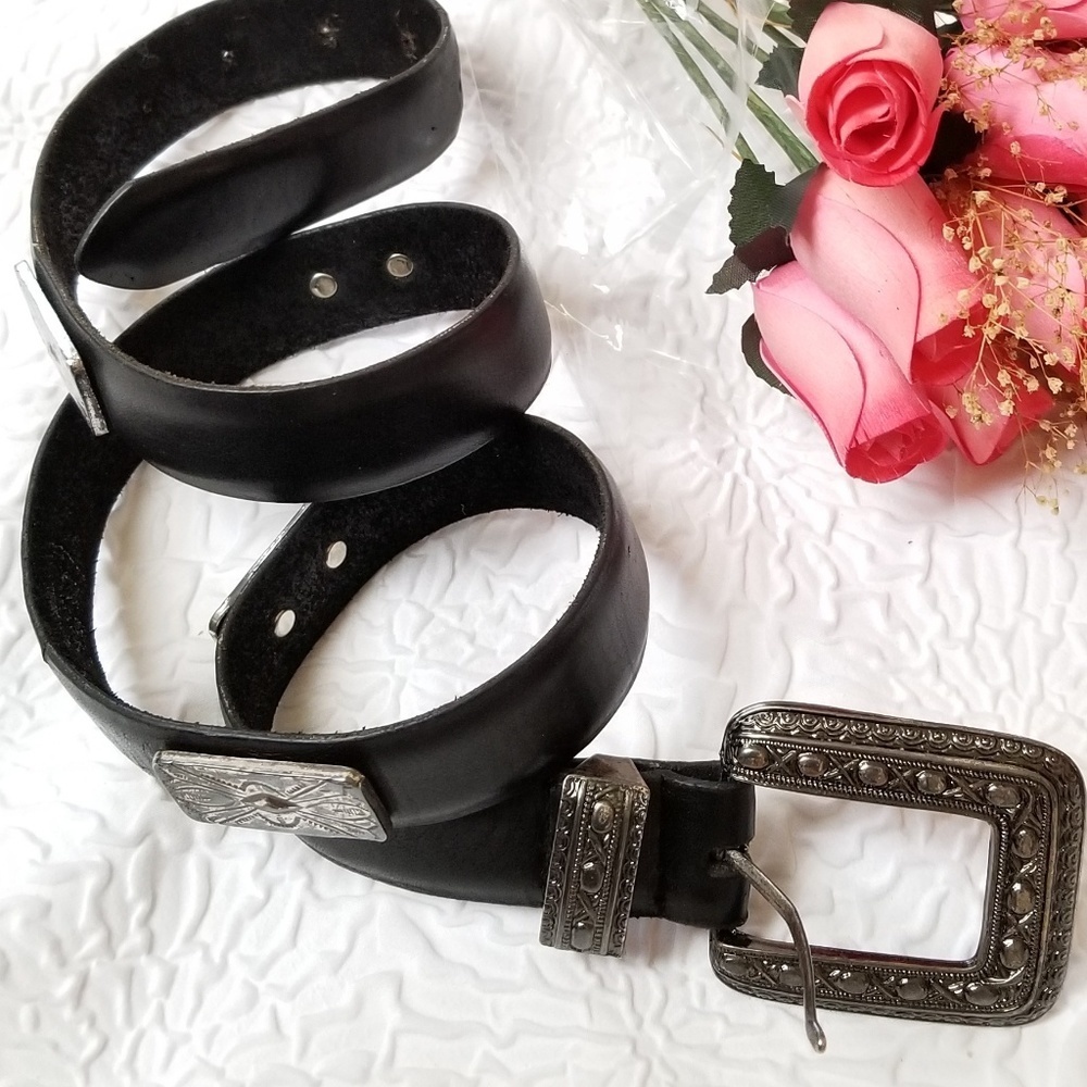 VTG The Ritz Women's Collection Black Leather belt
